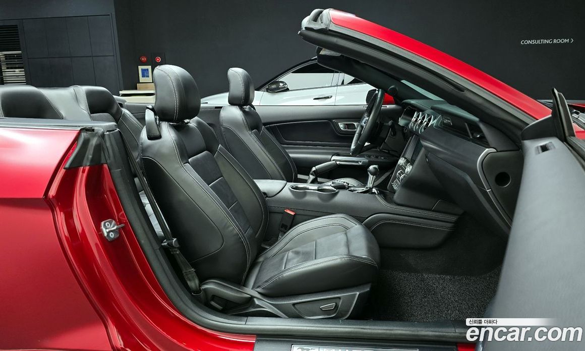 Ford Mustang Convertible