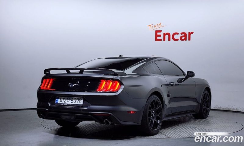 Ford Mustang Coupe