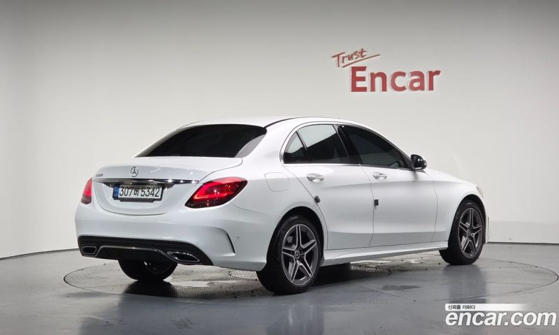 Mercedes Benz C-Class C200 AMG Line