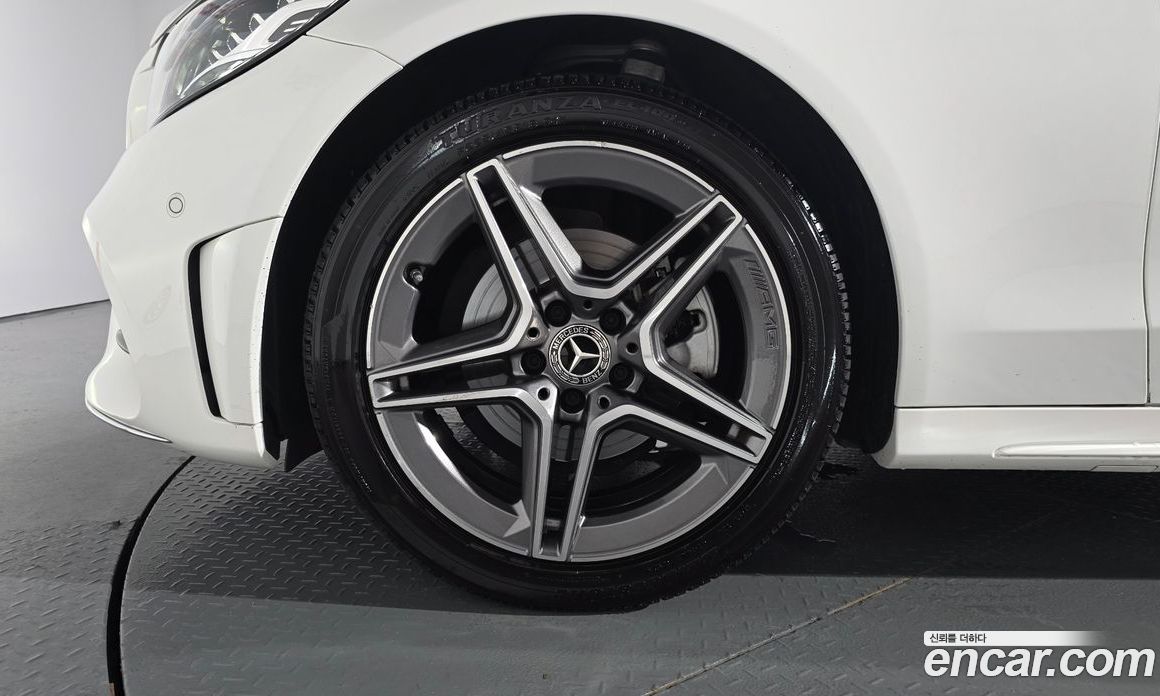 Mercedes Benz C-Class C200 AMG Line