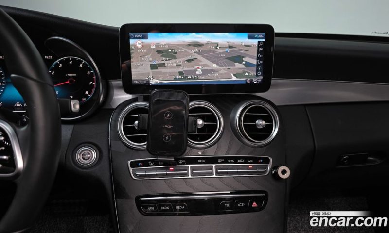 Mercedes Benz C-Class C200 AMG Line