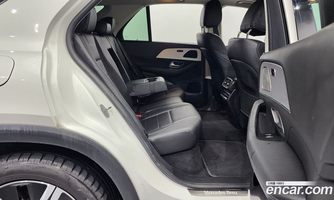 Mercedes Benz GLE-Class GLE300d 4MATIC