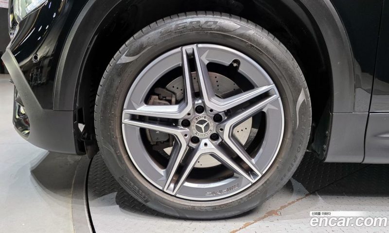 Mercedes Benz GLB-Class GLB250 4MATIC