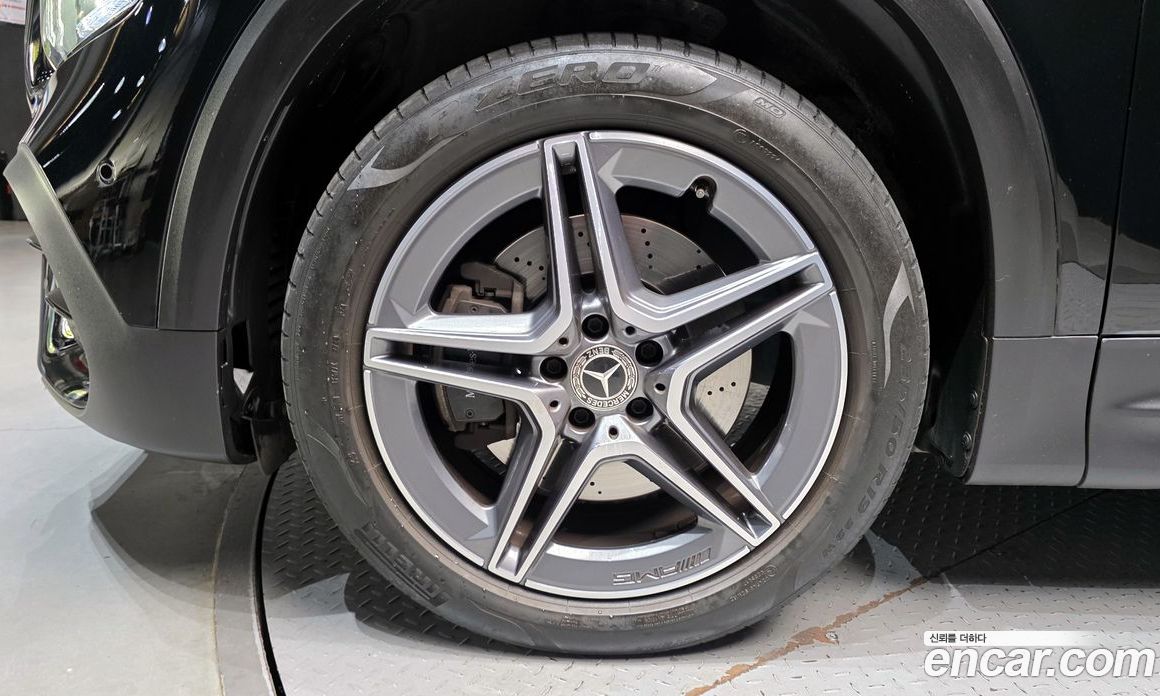Mercedes Benz GLB-Class GLB250 4MATIC