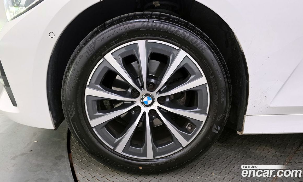 BMW 3-Series i320