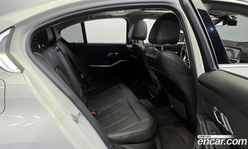 BMW 3-Series i320