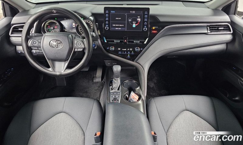 Toyota Camry 2.5 LE Hybrid