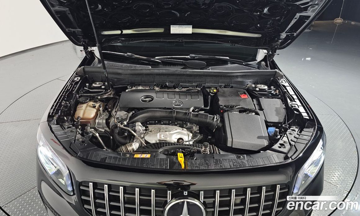 Mercedes Benz GLB-Class GLB220
