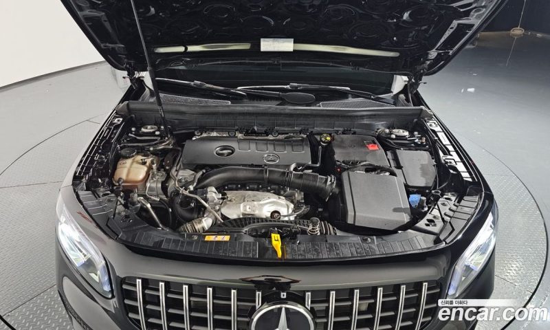 Mercedes Benz GLB-Class GLB220