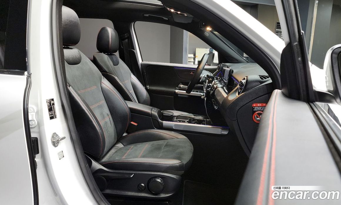 Mercedes Benz GLB-Class GLB250 4MATIC