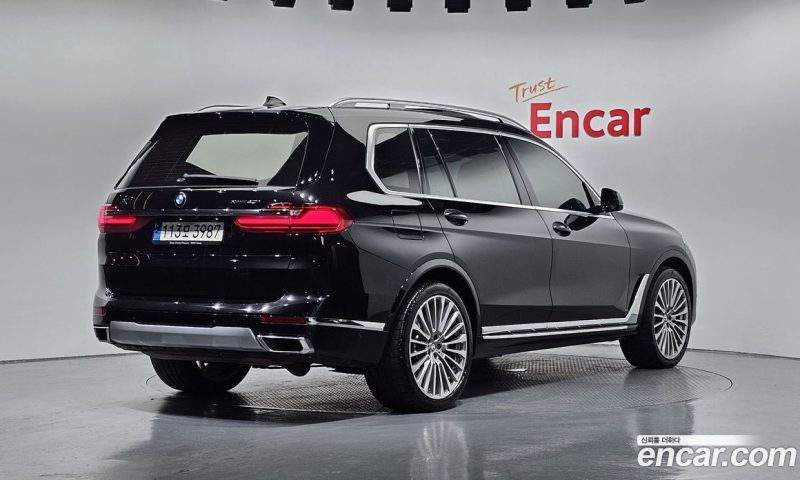 BMW X7 xDrive i40 Design Pure Excellence 7-Seater