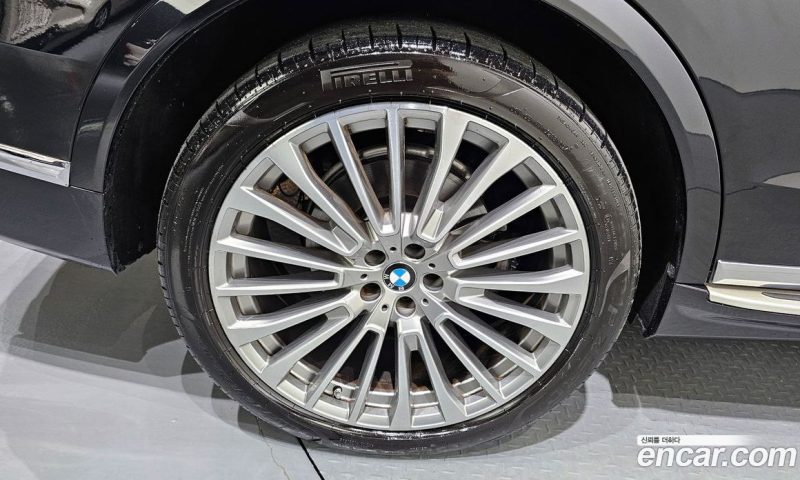 BMW X7 xDrive i40 Design Pure Excellence 7-Seater