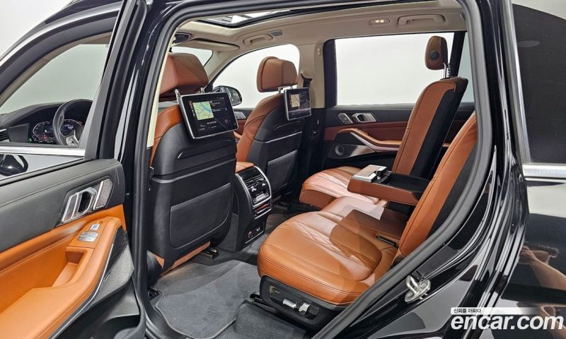 BMW X7 xDrive i40 Design Pure Excellence 7-Seater