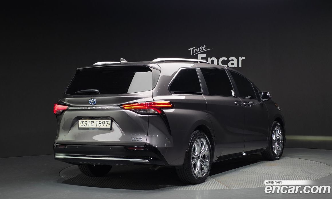 Toyota Sienna 2.5 Hybrid 2WD