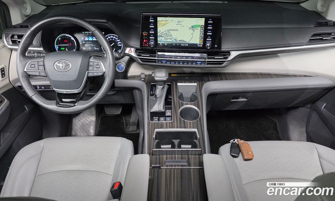 Toyota Sienna 2.5 Hybrid 2WD