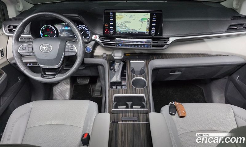 Toyota Sienna 2.5 Hybrid 2WD