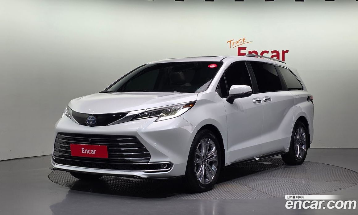 Toyota Sienna 2.5 Hybrid 2WD