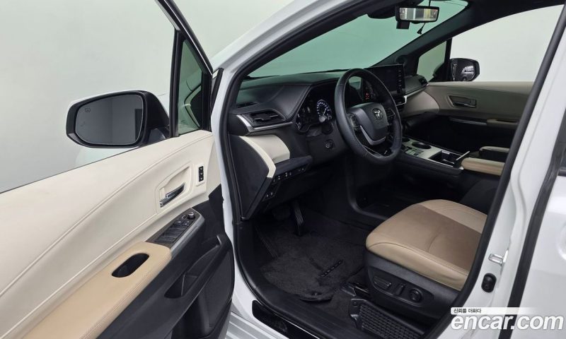 Toyota Sienna 2.5 Hybrid 2WD