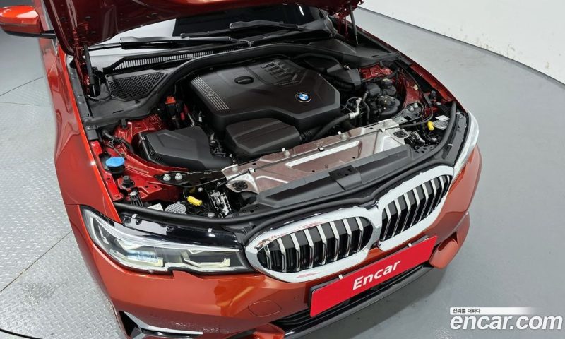 BMW 3-Series i320 Luxury