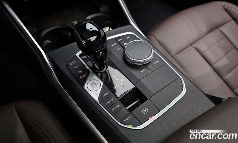 BMW 3-Series i320 Luxury