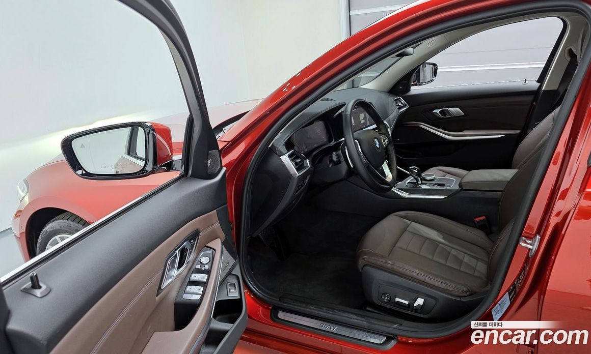 BMW 3-Series i320 Luxury