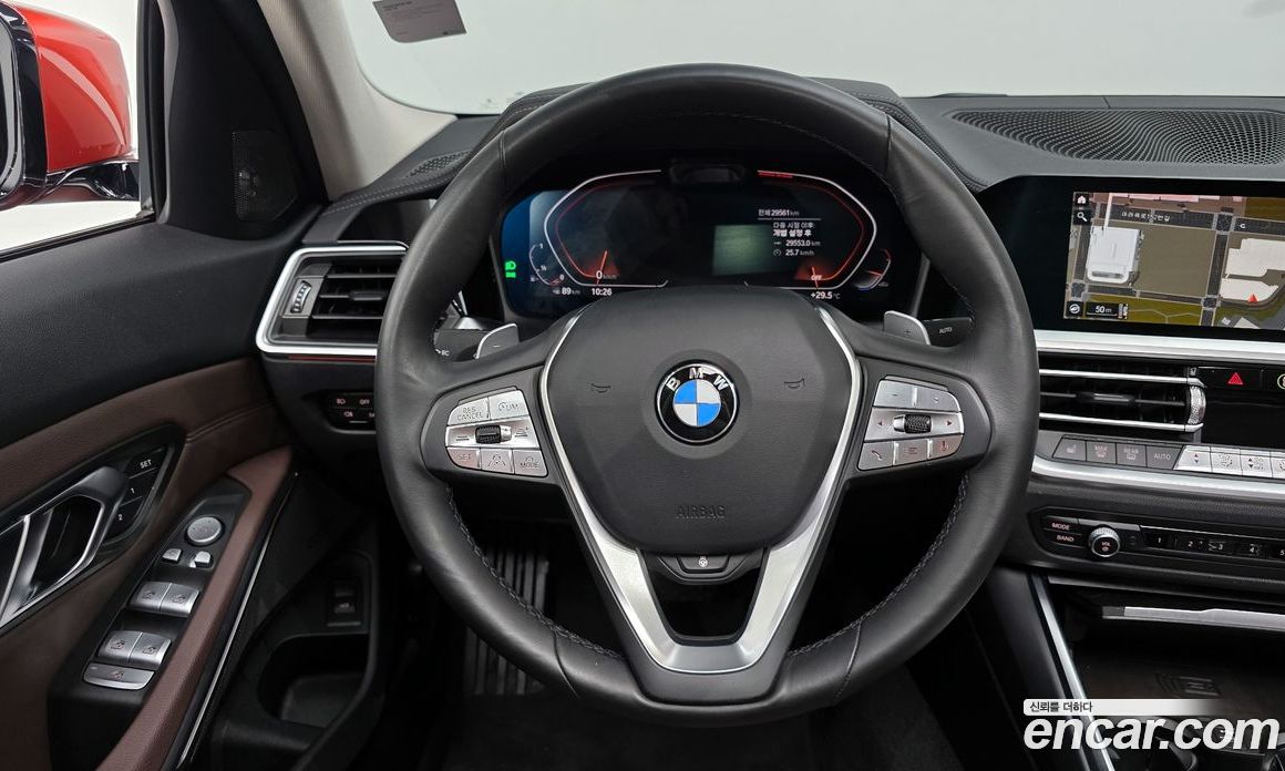 BMW 3-Series i320 Luxury