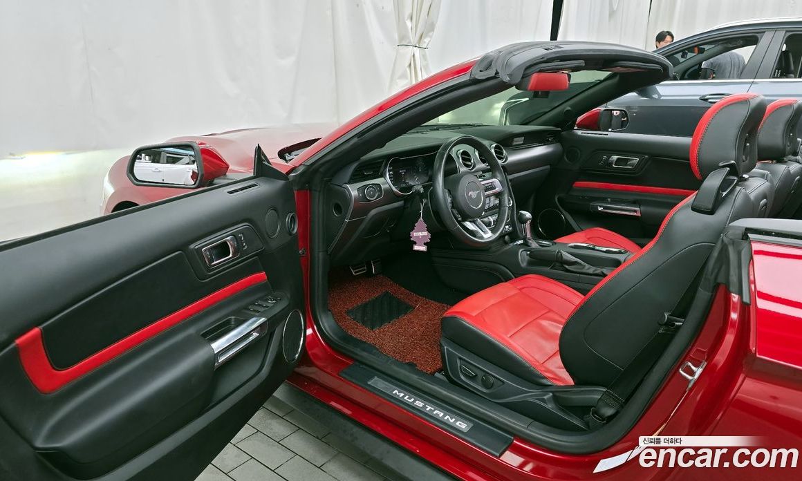 Ford Mustang Convertible
