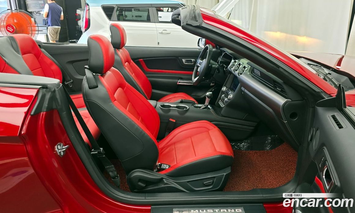 Ford Mustang Convertible