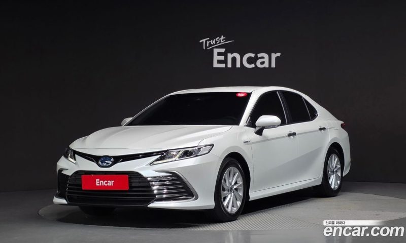 Toyota Camry 2.5 LE Hybrid
