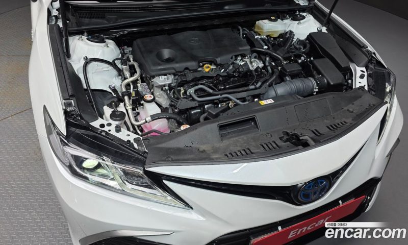 Toyota Camry 2.5 LE Hybrid