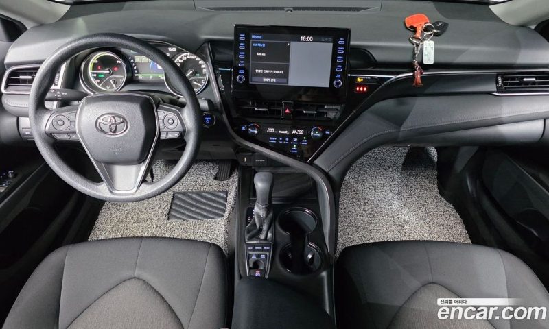 Toyota Camry 2.5 LE Hybrid
