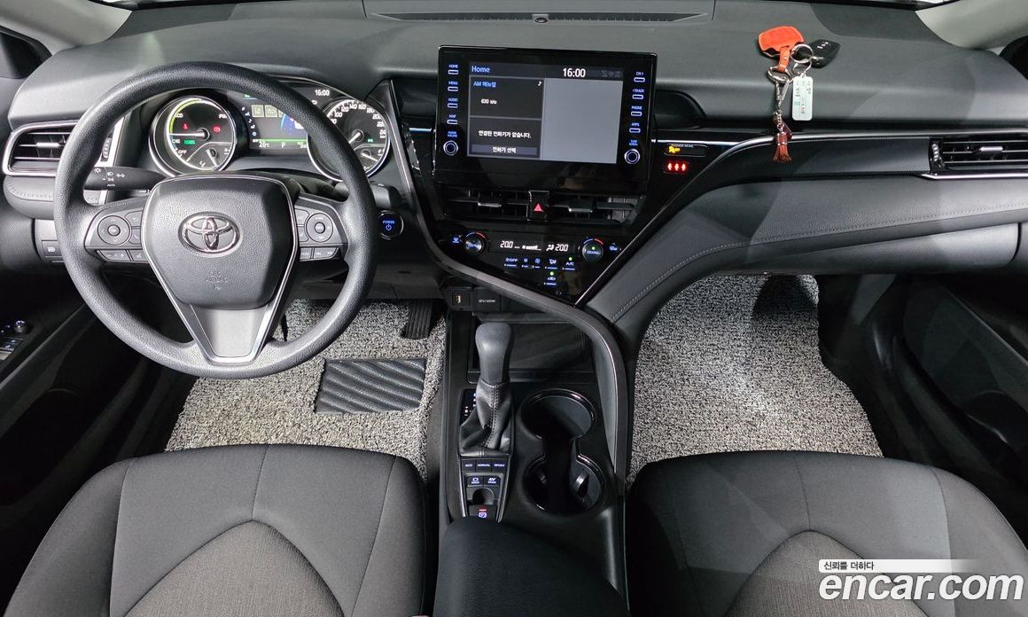 Toyota Camry 2.5 LE Hybrid