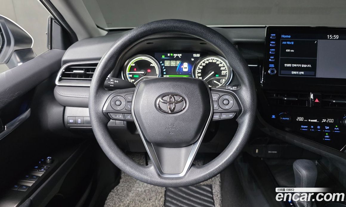 Toyota Camry 2.5 LE Hybrid