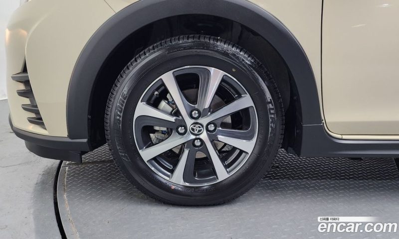 Toyota Prius 1.5 Crossover