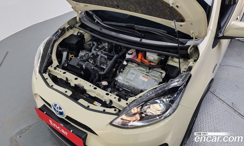 Toyota Prius 1.5 Crossover