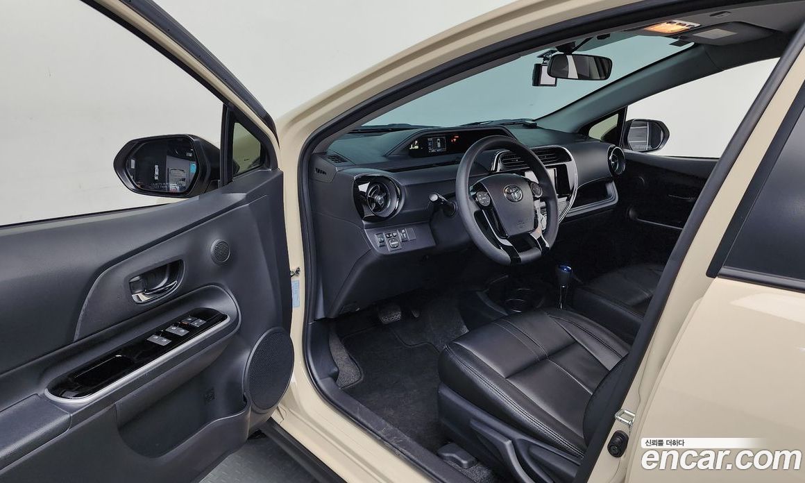 Toyota Prius 1.5 Crossover