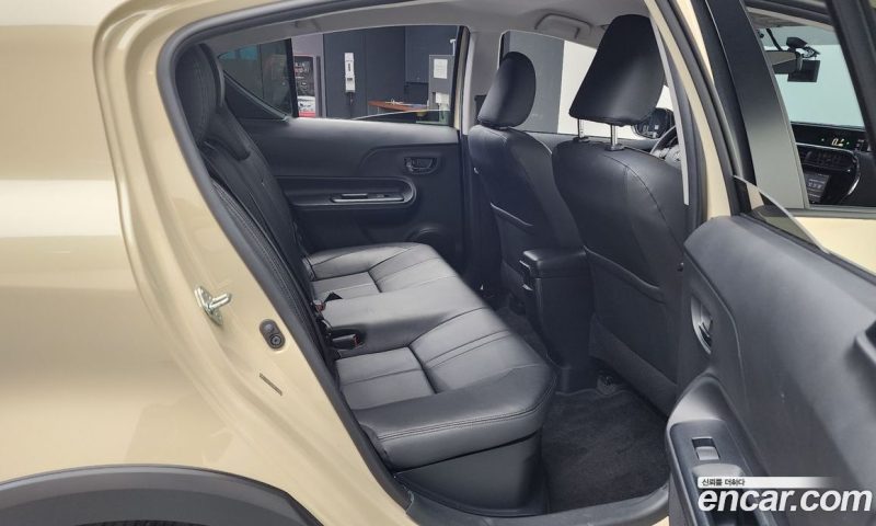 Toyota Prius 1.5 Crossover