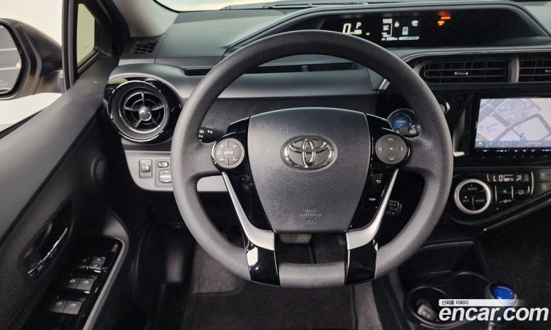 Toyota Prius 1.5 Crossover