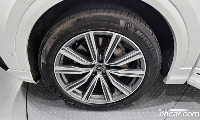 Audi Q8 55 TFSI Quattro Premium