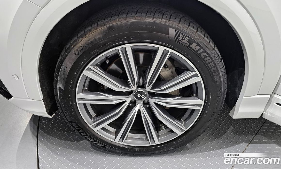 Audi Q8 55 TFSI Quattro Premium