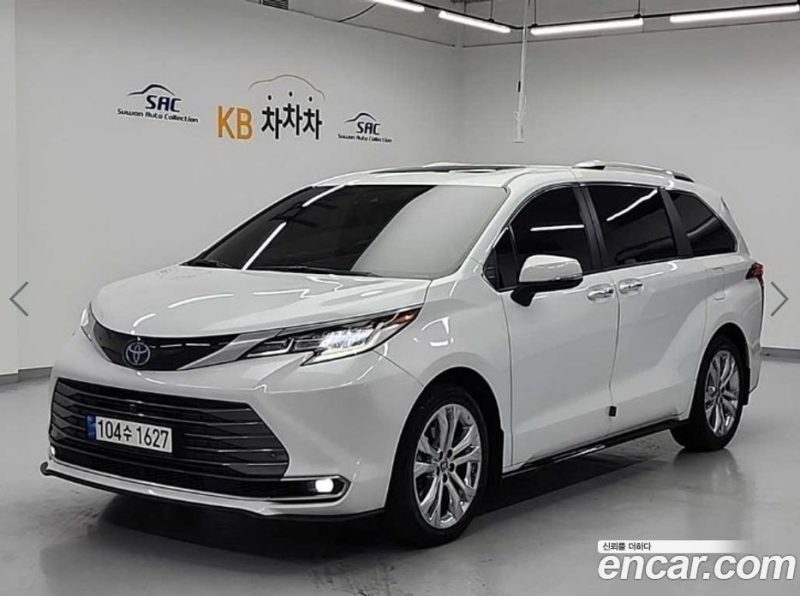 Toyota Sienna 2.5 Hybrid 2WD