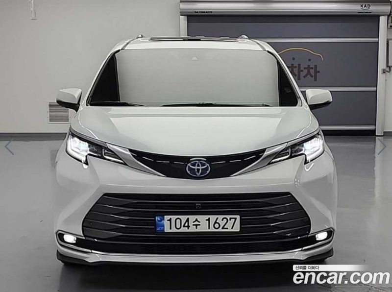 Toyota Sienna 2.5 Hybrid 2WD
