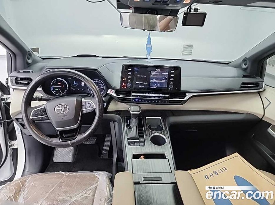 Toyota Sienna 2.5 Hybrid 2WD