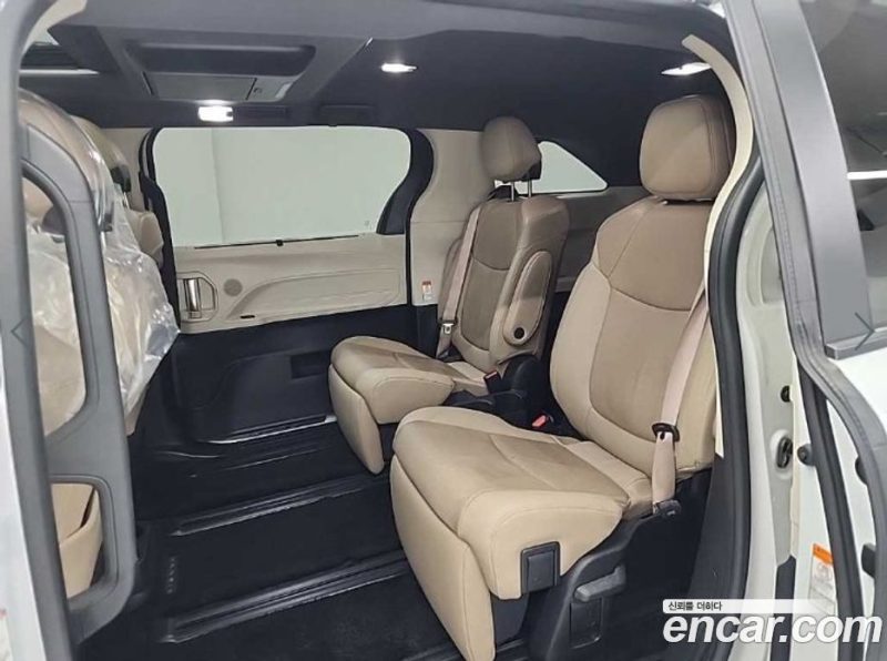 Toyota Sienna 2.5 Hybrid 2WD