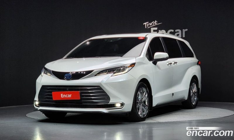 Toyota Sienna 2.5 Hybrid 2WD