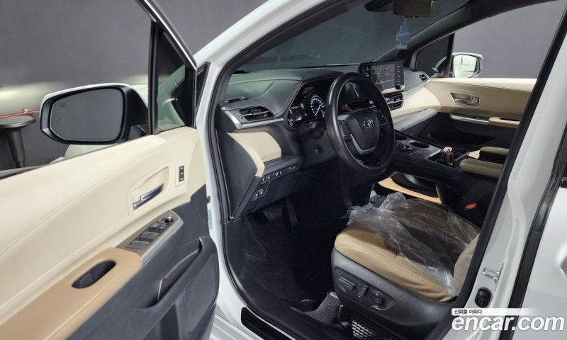 Toyota Sienna 2.5 Hybrid 2WD