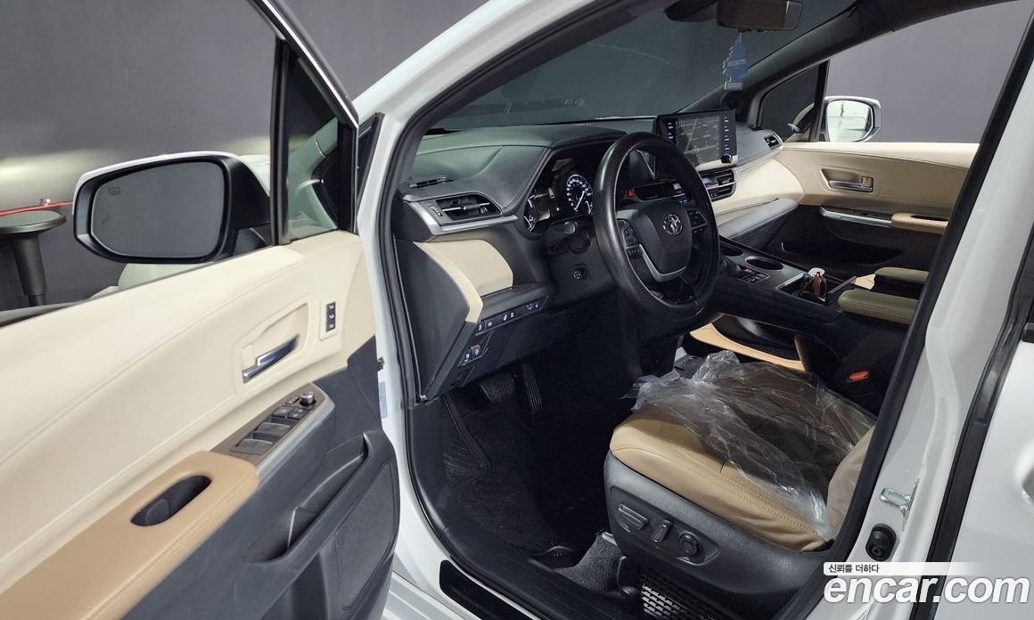 Toyota Sienna 2.5 Hybrid 2WD