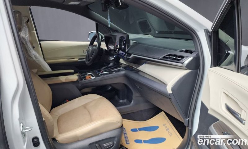 Toyota Sienna 2.5 Hybrid 2WD