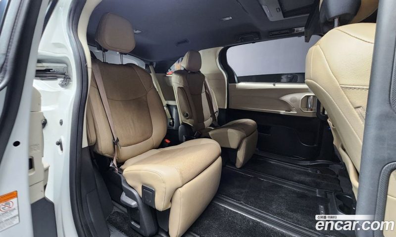 Toyota Sienna 2.5 Hybrid 2WD