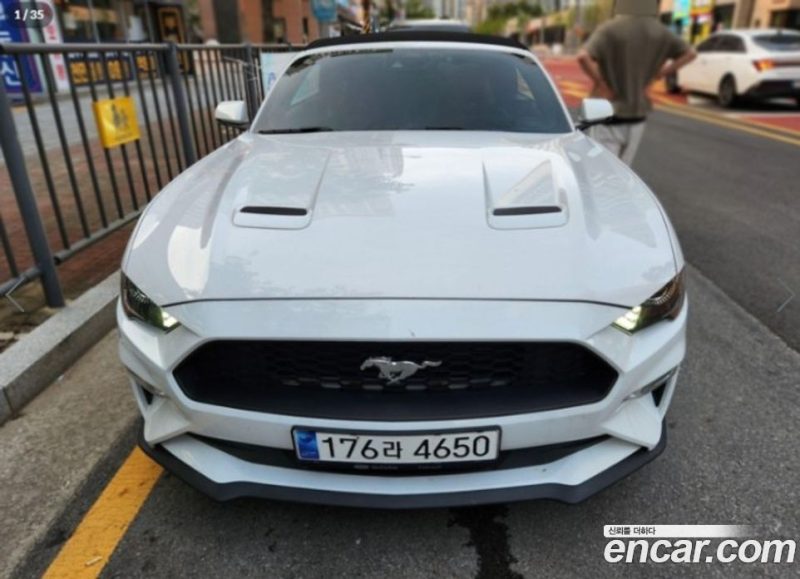 Ford Mustang Convertible